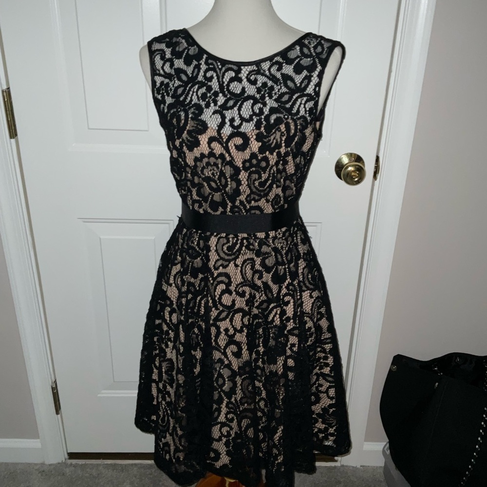 Dress - Picture 3 of 5
